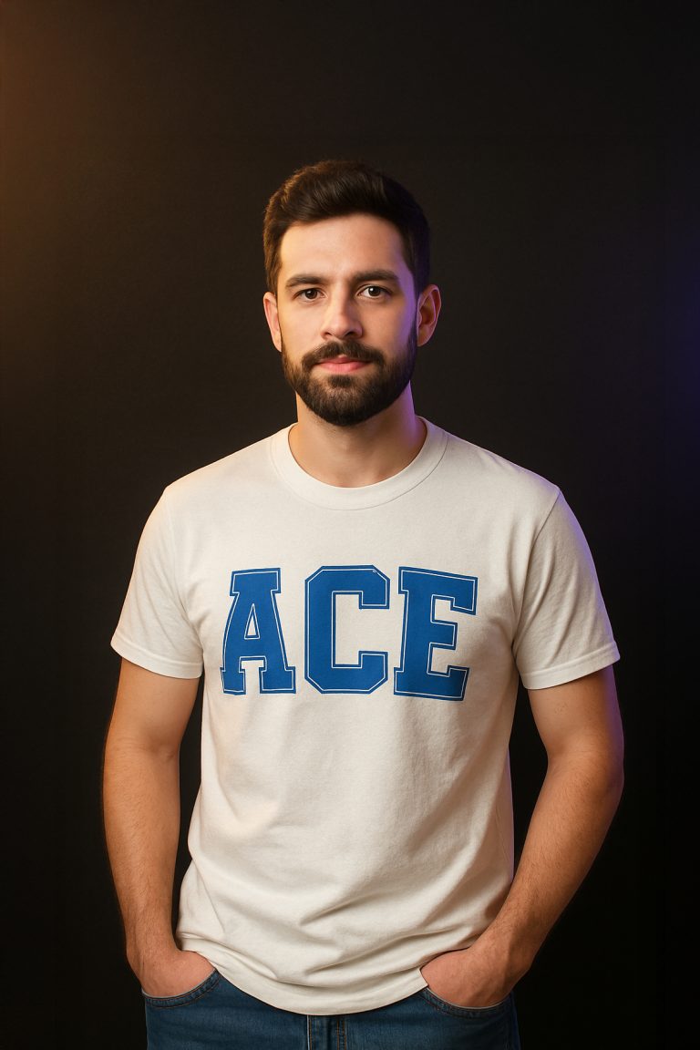 MODELO CAMISETA BLANCA